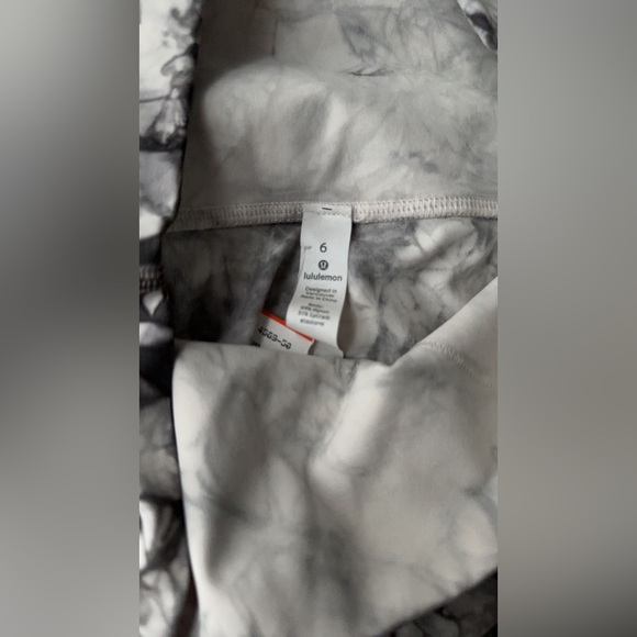 lululemon leggings size 6 - Picture 3 of 3